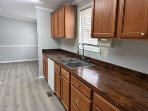 129 Bayshore Dr in Cape Carteret, NC - Building Photo - Building Photo