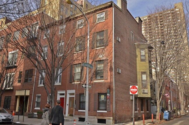 1333 Pine St in Philadelphia, PA - Building Photo - Building Photo