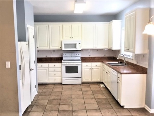 10 Oleander Point in Greensboro, NC - Building Photo - Building Photo