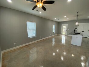 1004 W Hanna St in Denison, TX - Building Photo - Building Photo