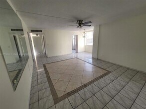 16400 NE 17th Ave, Unit 206 in North Miami Beach, FL - Building Photo - Building Photo