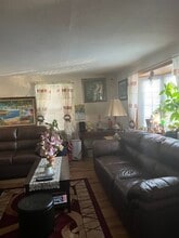 14 Canterbury St in Manchester, CT - Building Photo - Building Photo