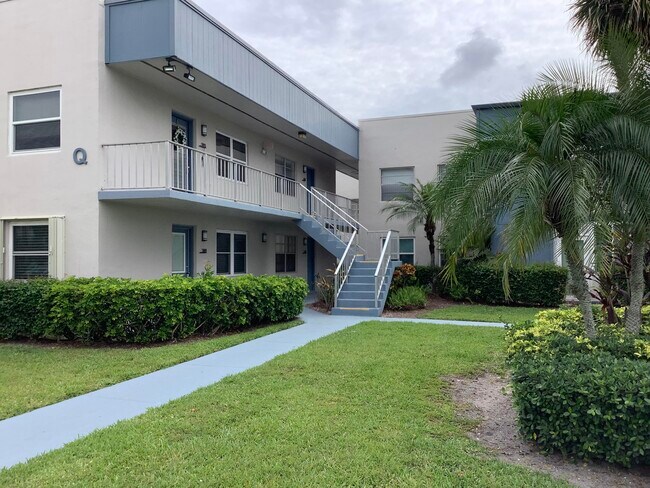 794 Normandy Trail in Delray Beach, FL - Building Photo - Building Photo