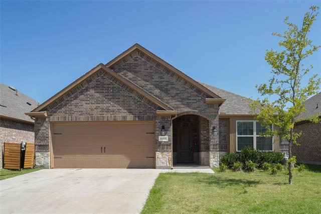 11221 Ranchera Dr in Aubrey, TX - Building Photo