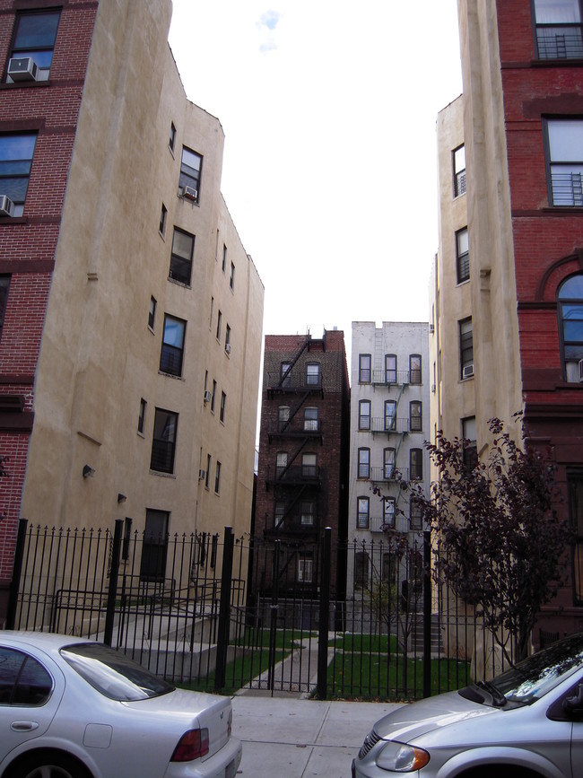 110-112 W 134th St in New York, NY - Building Photo - Building Photo