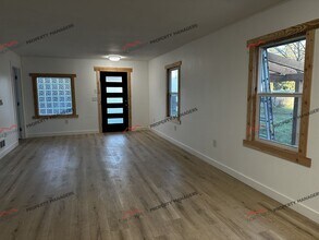 10341 184th Ave SW in Rochester, WA - Foto de edificio - Building Photo