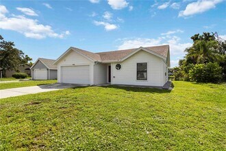 3540 65th Ave Cir E in Sarasota, FL - Building Photo - Building Photo