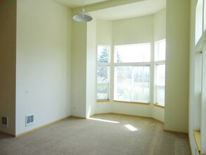 City Suites Apartments in Bellingham, WA - Building Photo - Interior Photo