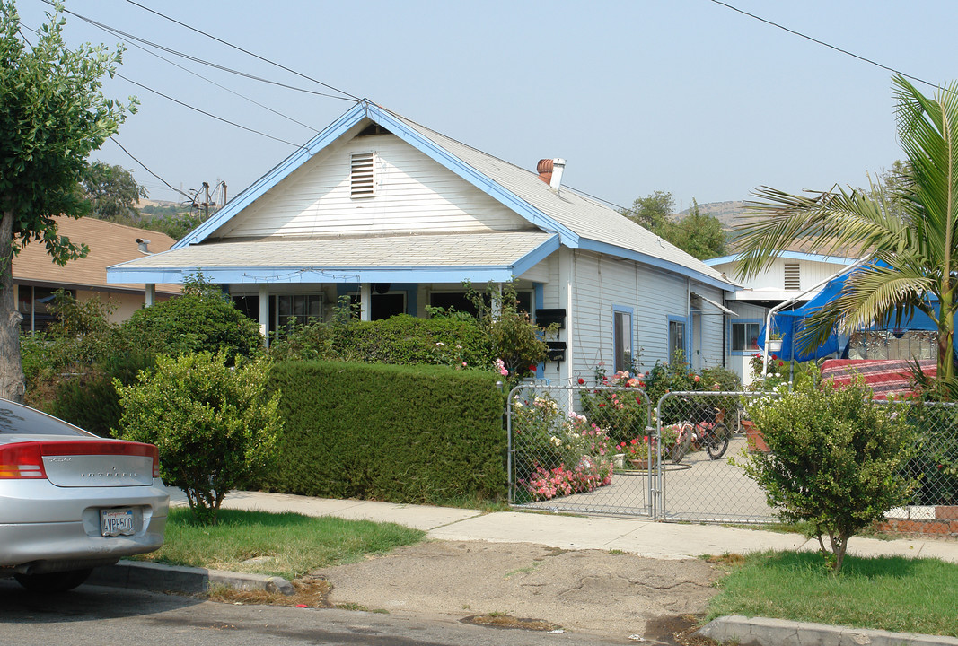 348 Saratoga St in Fillmore, CA - Building Photo