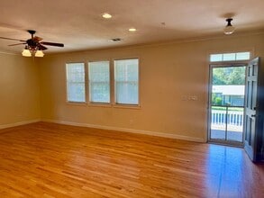 351 East St in Red Bluff, CA - Building Photo - Building Photo