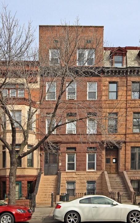 1237 Dean St in Brooklyn, NY - Building Photo