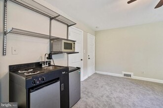 904 N Ivy St in Arlington, VA - Building Photo - Building Photo