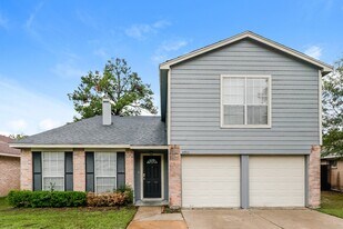 4911 Larksong Ln in Spring, TX - Building Photo