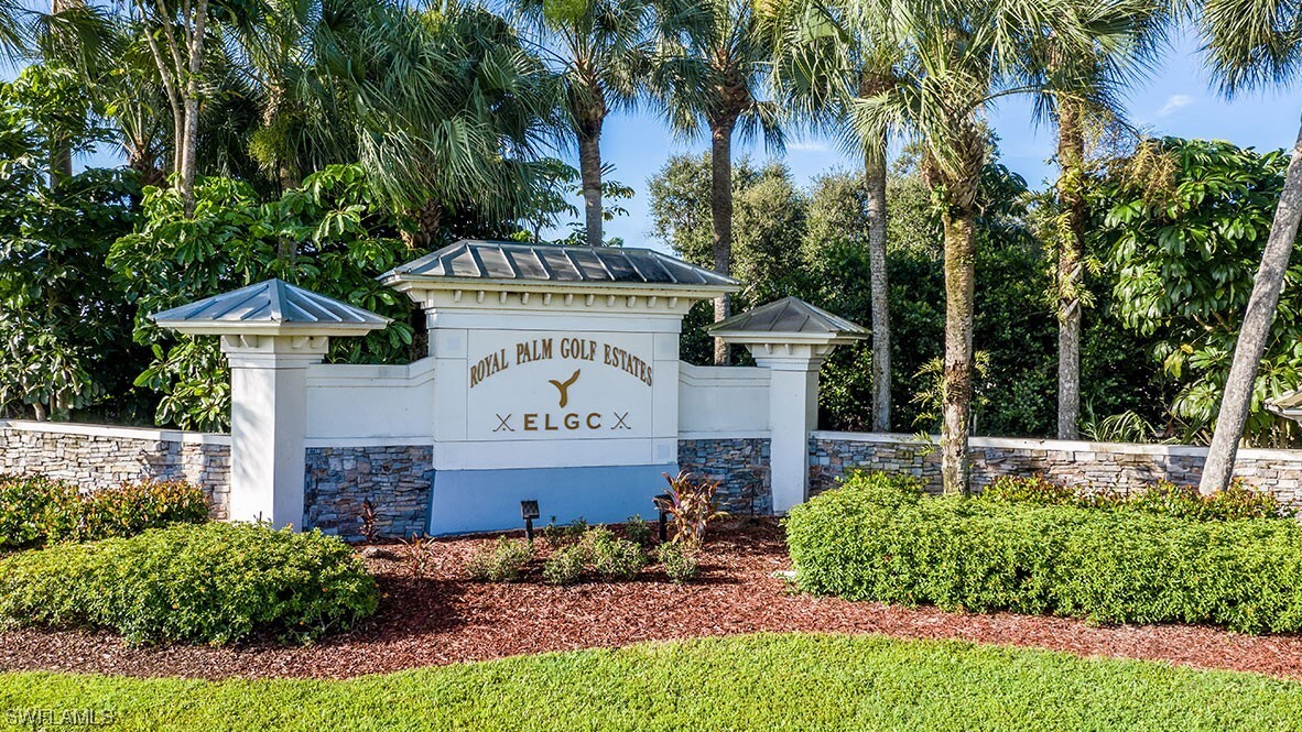 18721 Lake Hammock Dr in Naples, FL - Building Photo