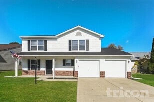 11104 Waterfield Pl, Unit 13 in Indianapolis, IN - Building Photo