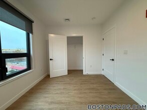 199 Gardner St in Boston, MA - Foto de edificio - Building Photo