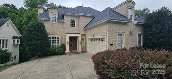 6926 Linkside Ct in Charlotte, NC - Building Photo