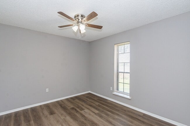 2910 Old Lane City Rd in Wharton, TX - Building Photo - Building Photo