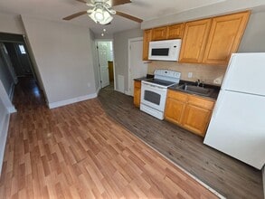 4917 Wissahickon Ave in Philadelphia, PA - Foto de edificio - Building Photo