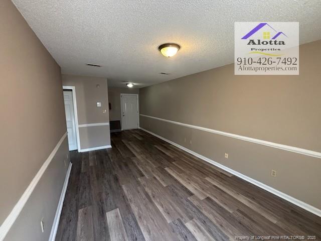 6412 Ezras Ct in Fayetteville, NC - Foto de edificio - Building Photo