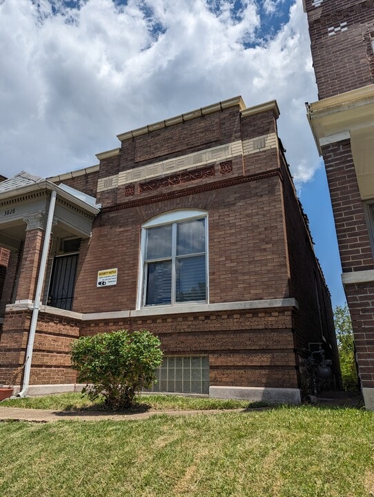 3618 S Compton Ave in St. Louis, MO - Building Photo