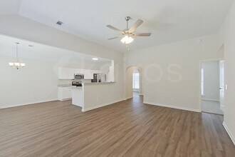 1892 Landing Pl in Deatsville, AL - Building Photo - Building Photo