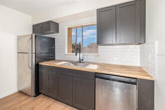 1000 Lake of the Woods Blvd in Fern Park, FL - Building Photo - Building Photo