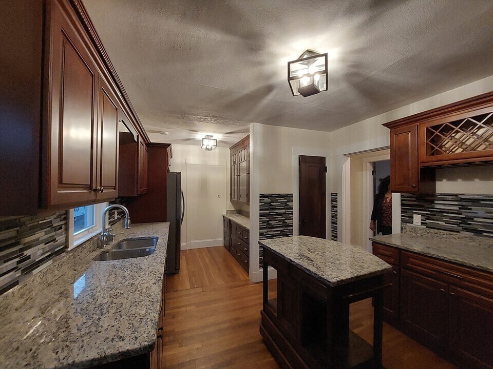48 Rosewood St-Unit -2 in Boston, MA - Building Photo