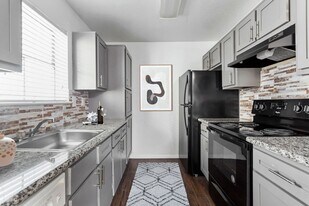 15301 Alief Clodine Rd in Houston, TX - Building Photo