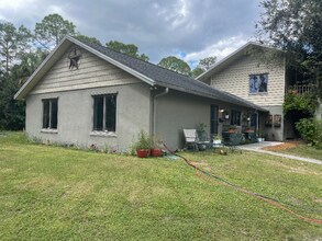 3561 7th Ave NW in Naples, FL - Foto de edificio - Building Photo