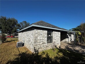 2500 Victoria St in Hidalgo, TX - Building Photo - Building Photo