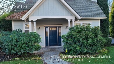 1607 SW I St in Grants Pass, OR - Building Photo - Building Photo