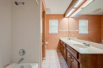 14818 La Rana Dr in Houston, TX - Foto de edificio - Building Photo