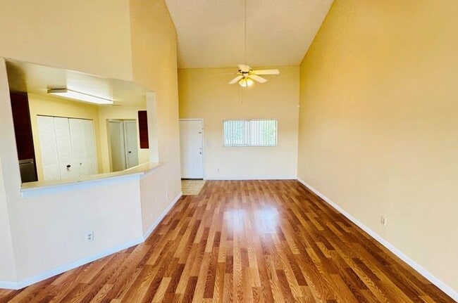 3449 NW 44th St, Unit # 202 in Lauderdale Lakes, FL - Building Photo - Building Photo