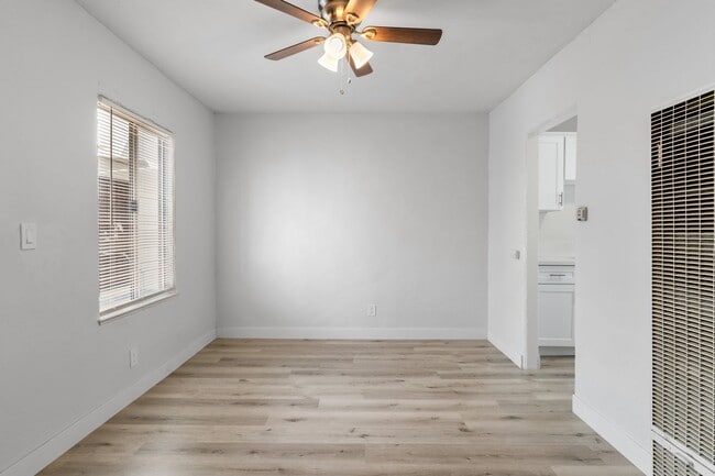 2652 E 15th St in Long Beach, CA - Building Photo - Building Photo