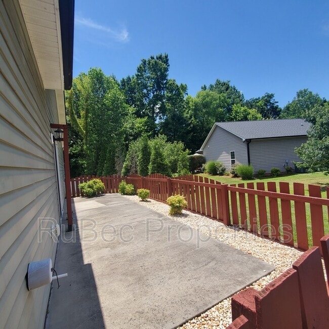 2103 Chantilly Ln in Salisbury, NC - Building Photo - Building Photo