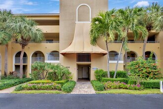 600 Uno Lago Dr in Juno Beach, FL - Building Photo - Building Photo