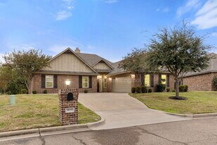 19 N Shore Cir in Waco, TX - Building Photo