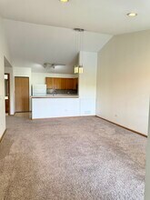 1580 McClure Rd in Aurora, IL - Building Photo - Building Photo