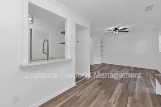 1301 E Abingdon Dr in Alexandria, VA - Building Photo - Building Photo