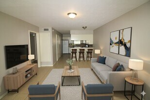 1305 Adams St in Conroe, TX - Building Photo