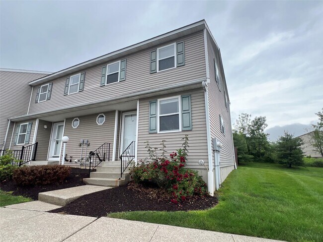 99 Boniface Dr in Pine Bush, NY - Building Photo - Building Photo