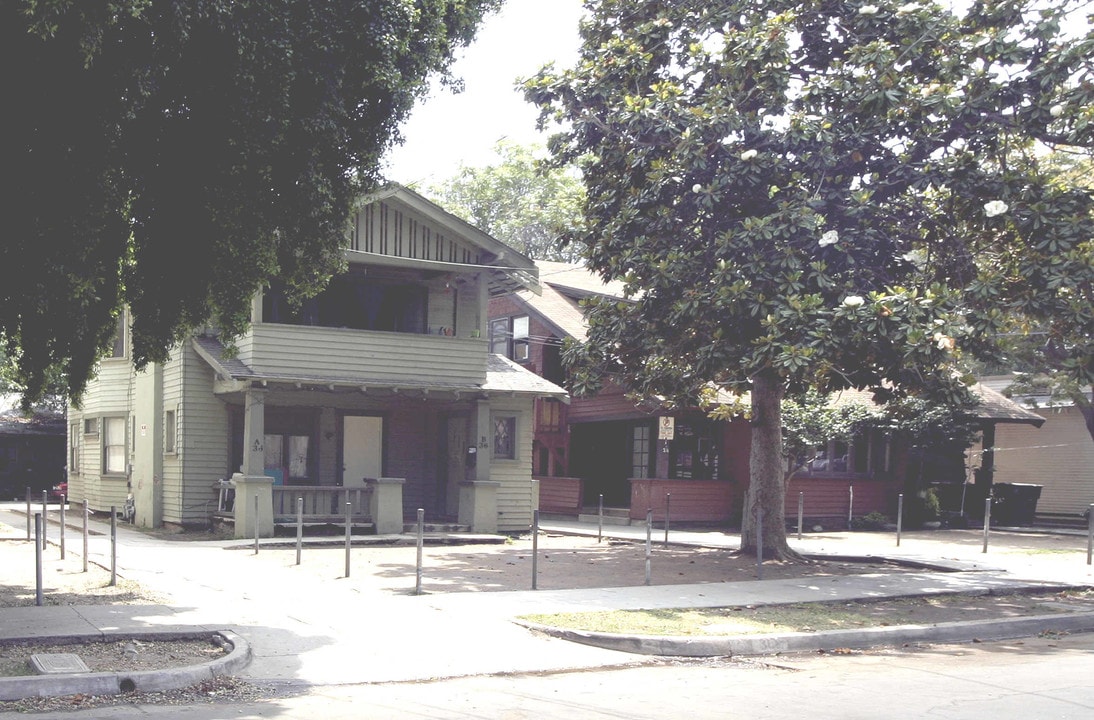 6 E Peoria St in Pasadena, CA - Foto de edificio