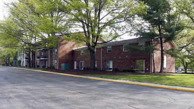 Highland Pointe Apartments in Indianapolis, IN - Building Photo - Building Photo