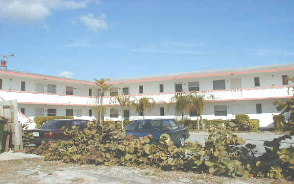 1531 S Federal Hwy in Lake Worth, FL - Building Photo - Building Photo