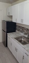 Seeley Apartments in Cleveland, OH - Foto de edificio - Building Photo
