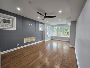 4524 N Central Park Ave, Unit 2nd floor in Chicago, IL - Building Photo - Building Photo