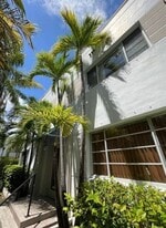 345 Collins Ave in Miami Beach, FL - Building Photo
