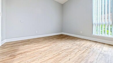 Sunrise Apartments in Clovis, CA - Foto de edificio - Building Photo