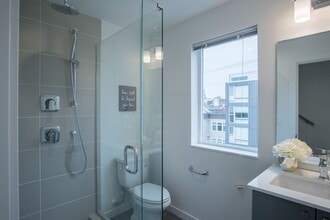 1417 E Yesler Wy in Seattle, WA - Building Photo - Building Photo